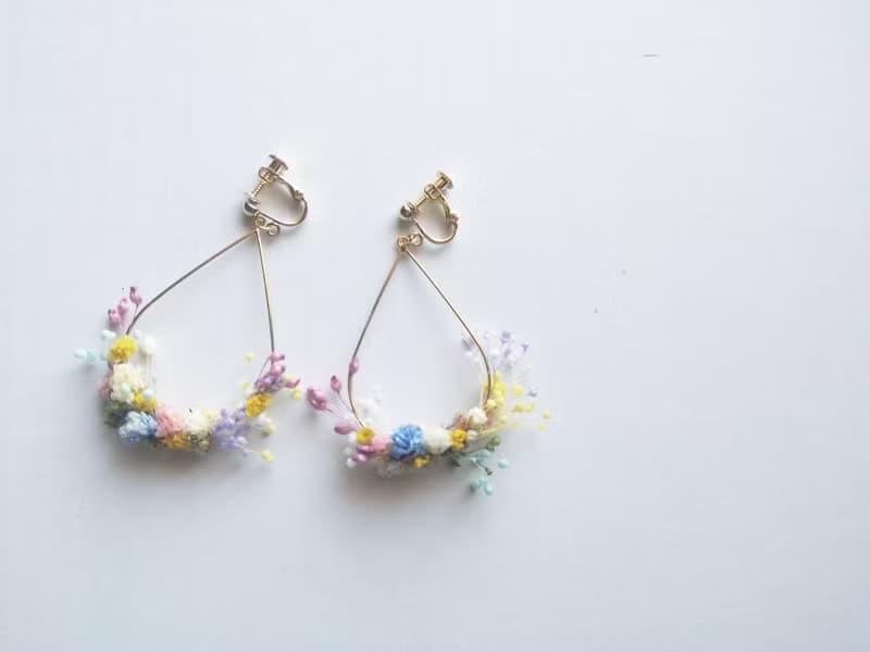 hanakanmuriの雫フープピアス/イヤリング/お花畑のハンモック