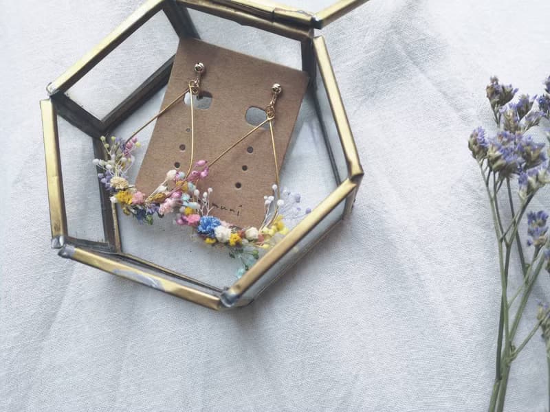 hanakanmuriの雫フープピアス/イヤリング/お花畑のハンモック