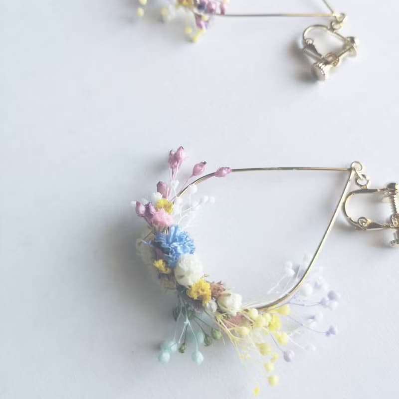 hanakanmuriの雫フープピアス/イヤリング/お花畑のハンモック