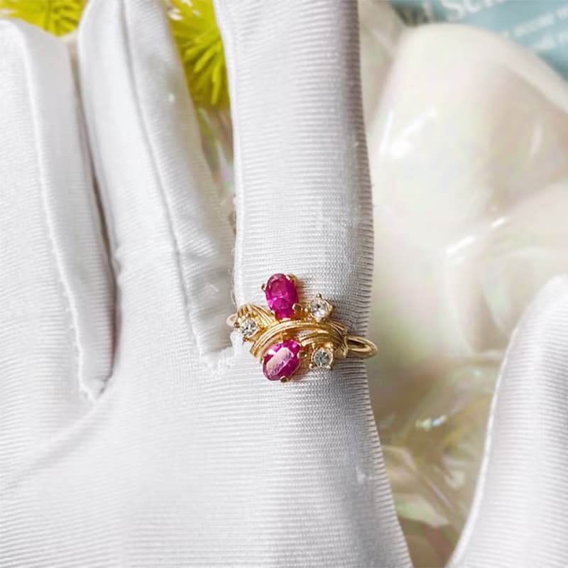 【西洋古董飾品】AVON優美小花叢 淺亮桃紅色 萊茵鑽 戒指