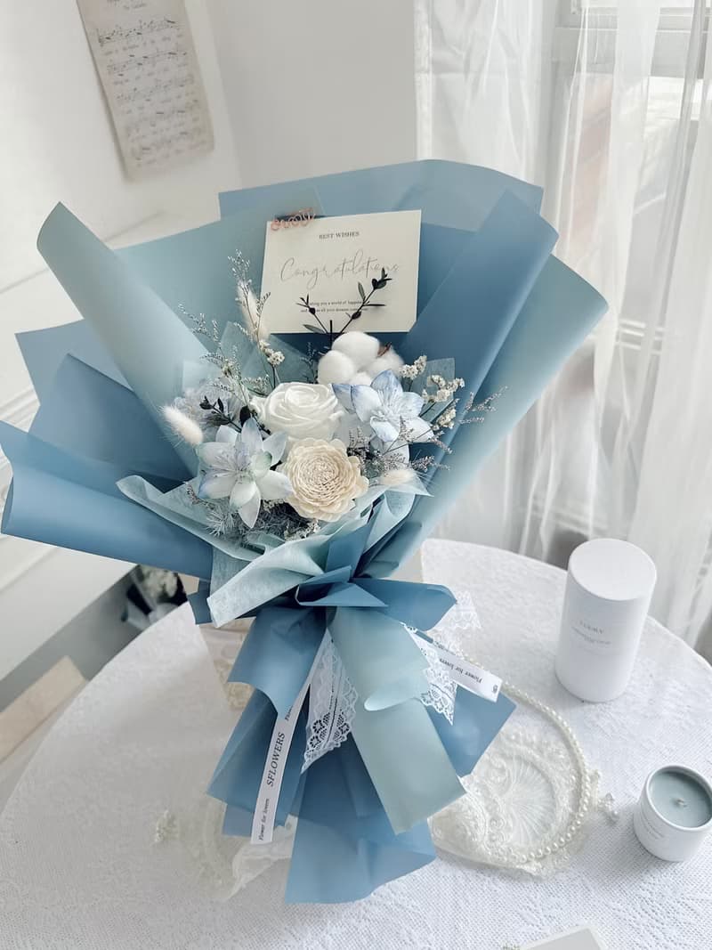 蔚藍永生花乾燥花束