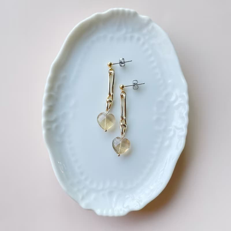 Fluorite petit heart ピアス/イヤリング yellow