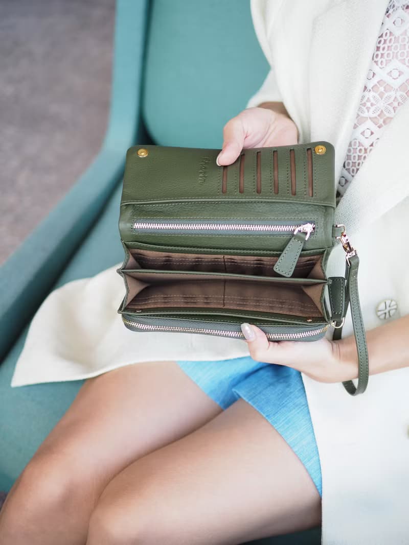 Mousse wallet (Moss Green) : Long wallet, soft leather wallet, Green