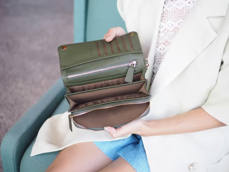 Mousse wallet (Moss Green) : Long wallet, soft leather wallet, Green