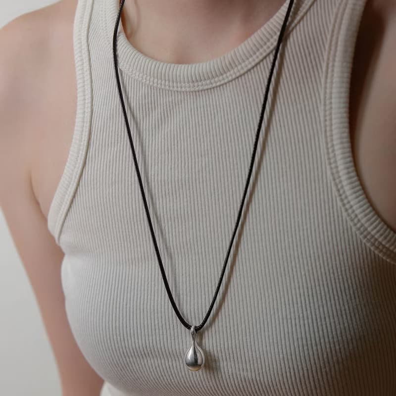 Dewdrop Necklace 露珠純銀項鍊 (配黑繩) 水滴造型純銀墜子設計