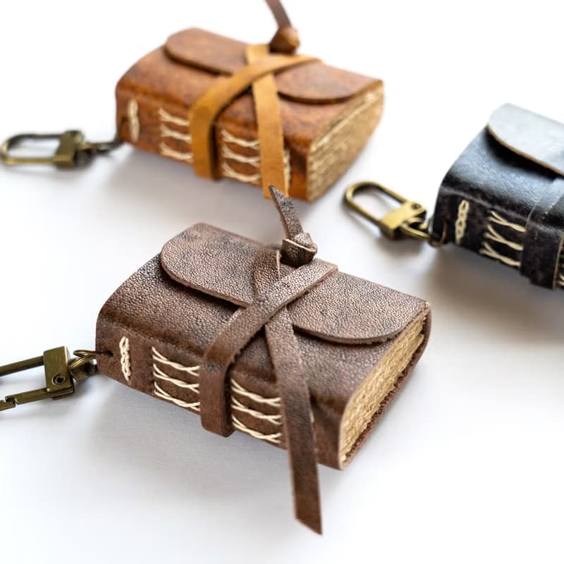 鑰匙鏈 Mini Book Keychain