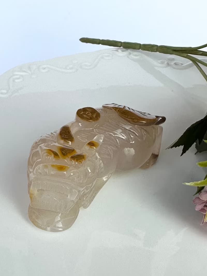 心忱-天然俏色瑪瑙巧雕貔貅擺件 開店禮物 新居禮物 新年禮物