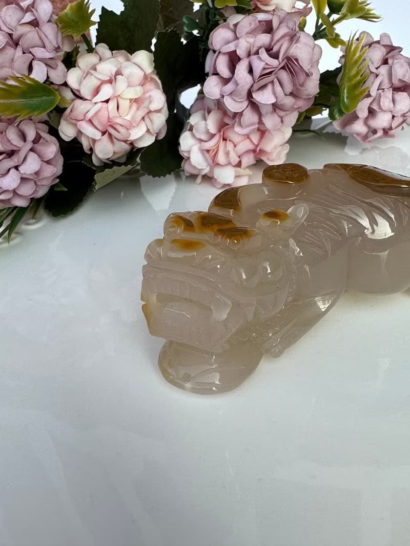 心忱-天然俏色瑪瑙巧雕貔貅擺件 開店禮物 新居禮物 新年禮物