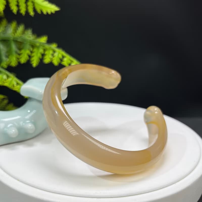 精品精選 開口貓爪瑪瑙手镯 63MM 冰潤起光飄花香槟金 財富繁榮