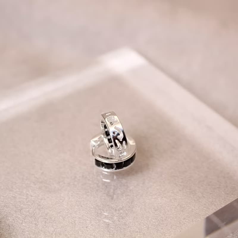 【SWS飾品】黑鋯石純銀圈圈耳環。純銀耳環 易扣耳環耳扣