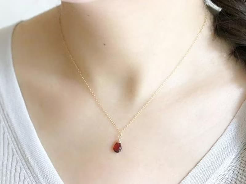 恋愛成就 ガーネット 深紅のネックレス　1月誕生石