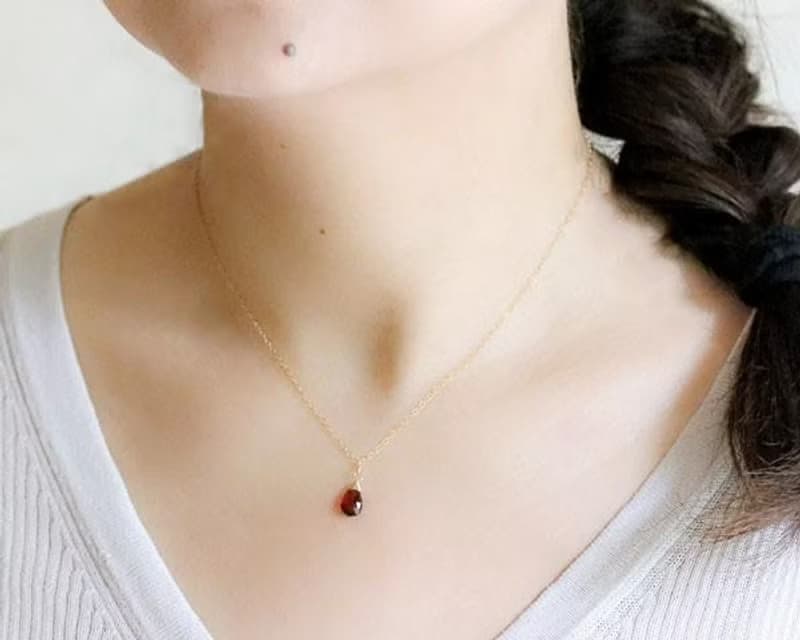 恋愛成就 ガーネット 深紅のネックレス　1月誕生石