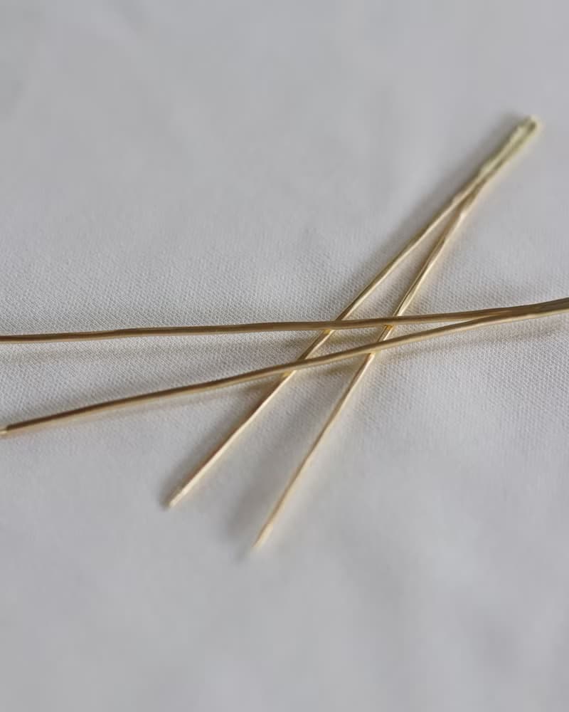 松葉のカタチの真鍮ぴっく