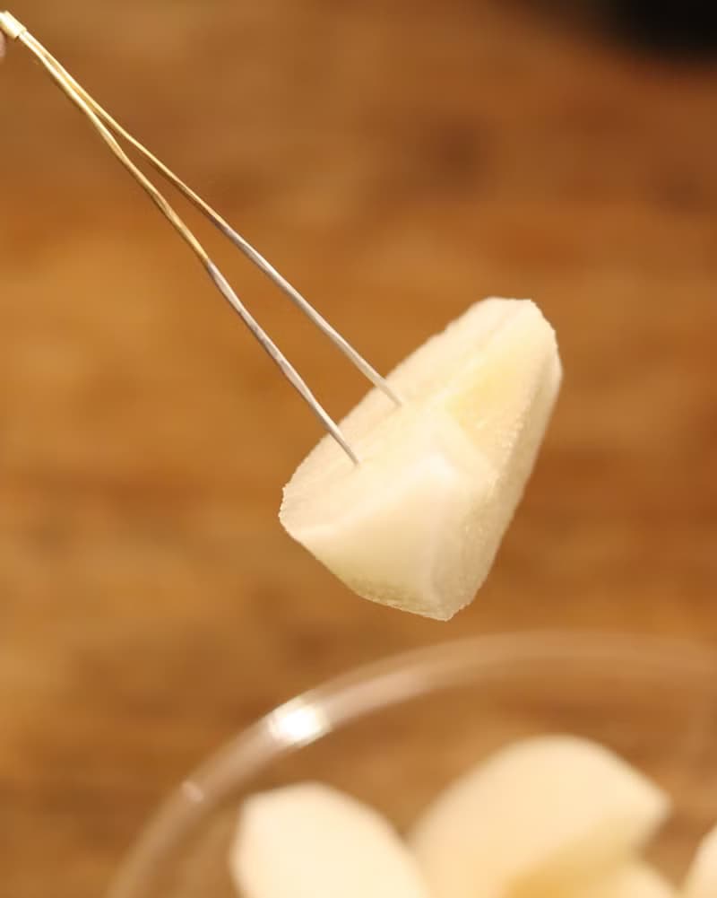 松葉のカタチの真鍮ぴっく