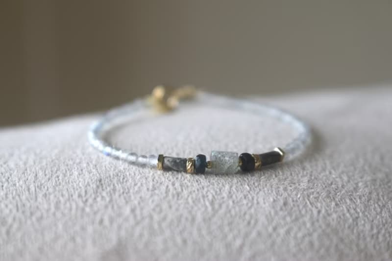 手鍊 光譜石 藍寶石 天然石 - 滿足 -