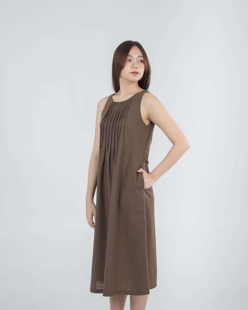 巧克力棕前摺亞麻麻纖混紡寬鬆洋裝