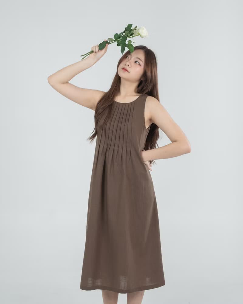 巧克力棕前摺亞麻麻纖混紡寬鬆洋裝