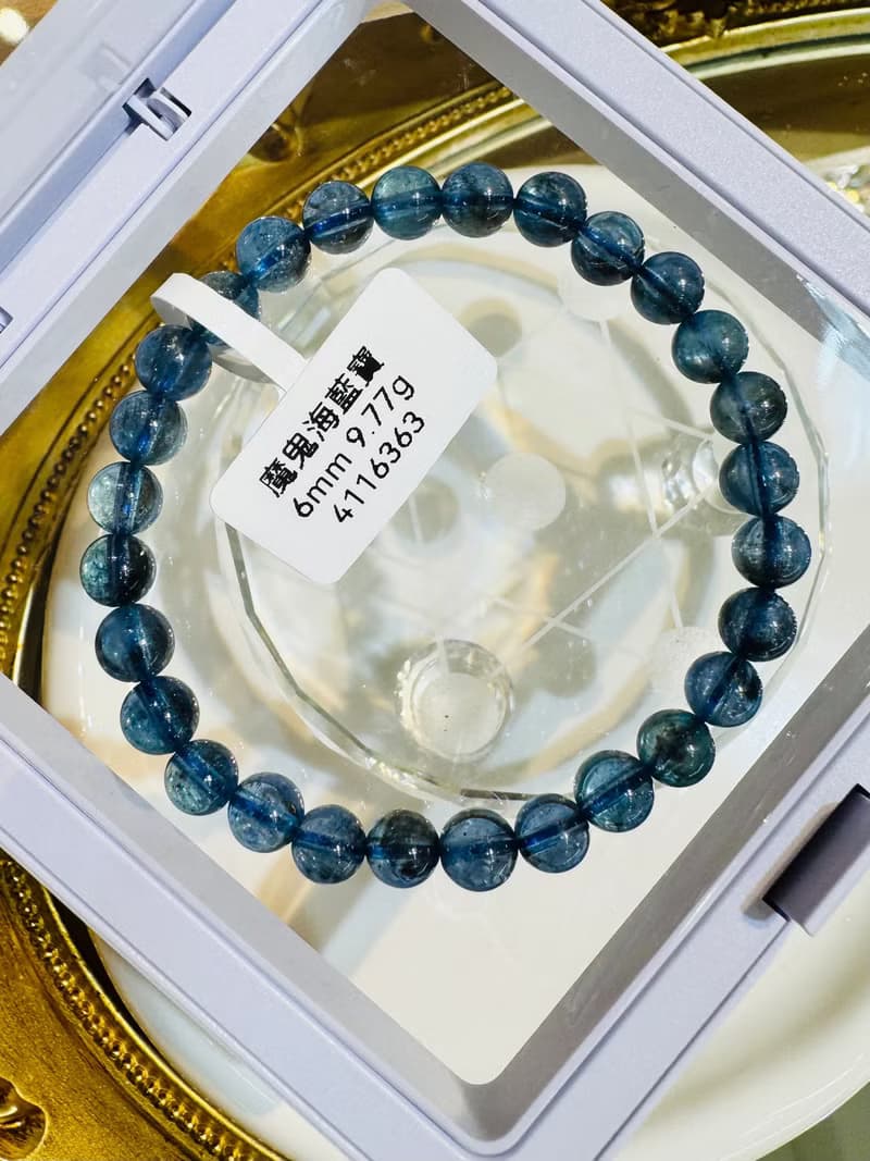 天然魔鬼海藍寶6mm9.77g金屬光澤冥想水晶首選釋放壓力店主自用
