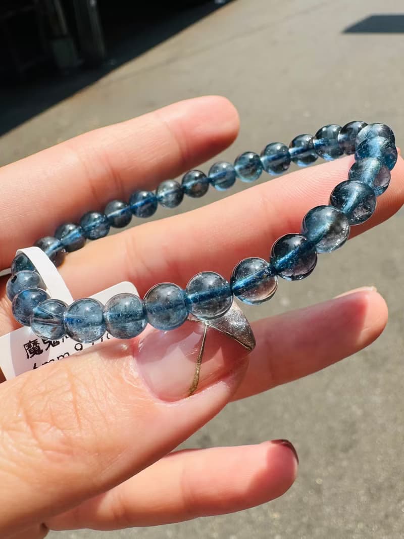 天然魔鬼海藍寶6mm9.77g金屬光澤冥想水晶首選釋放壓力店主自用