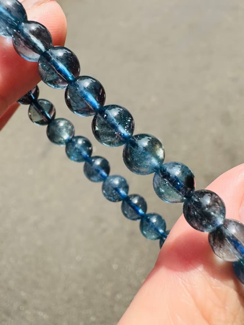 天然魔鬼海藍寶6mm9.77g金屬光澤冥想水晶首選釋放壓力店主自用