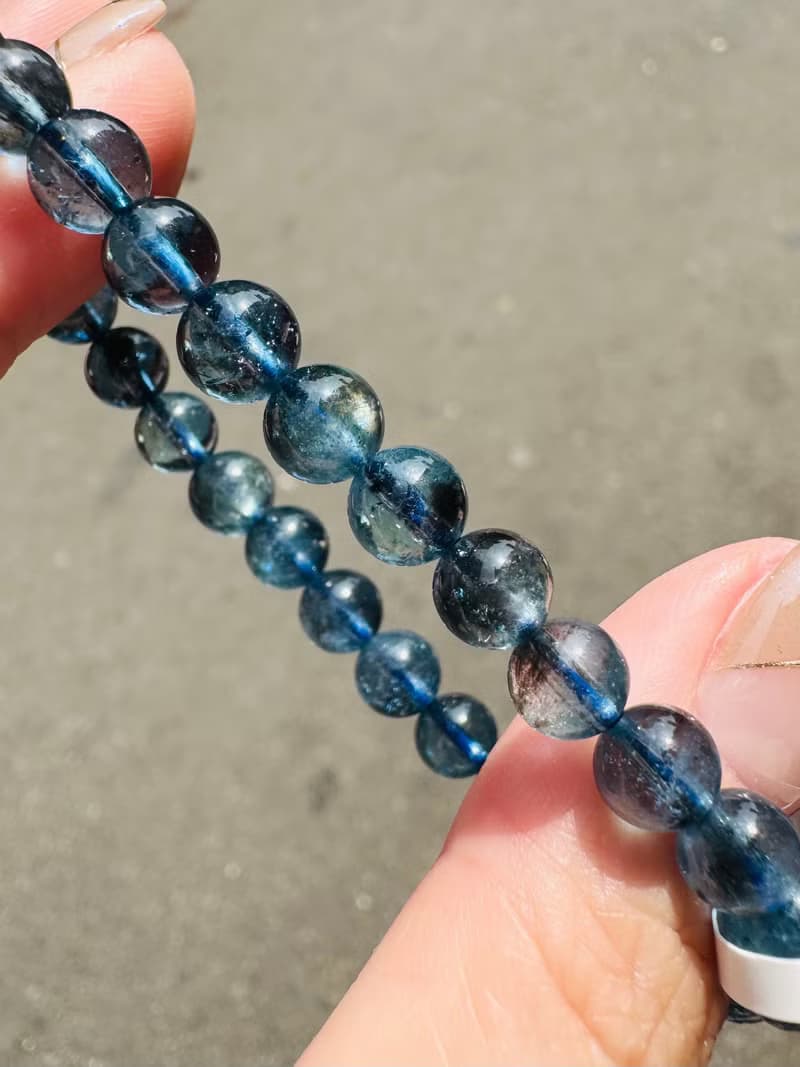 天然魔鬼海藍寶6mm9.77g金屬光澤冥想水晶首選釋放壓力店主自用