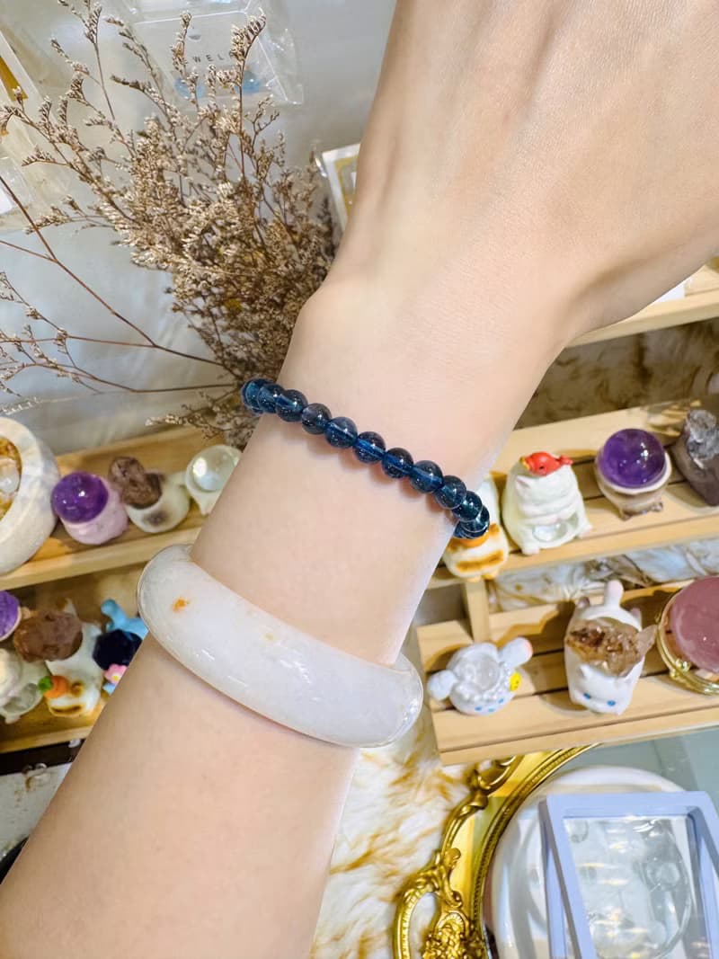 天然魔鬼海藍寶6mm9.77g金屬光澤冥想水晶首選釋放壓力店主自用