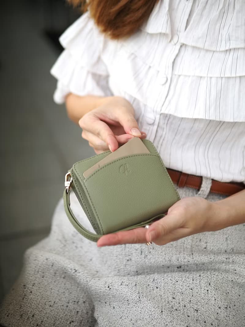 Anna (Pistachio Green): Mini wallet, short wallet, cow leather, Bifold Zipper
