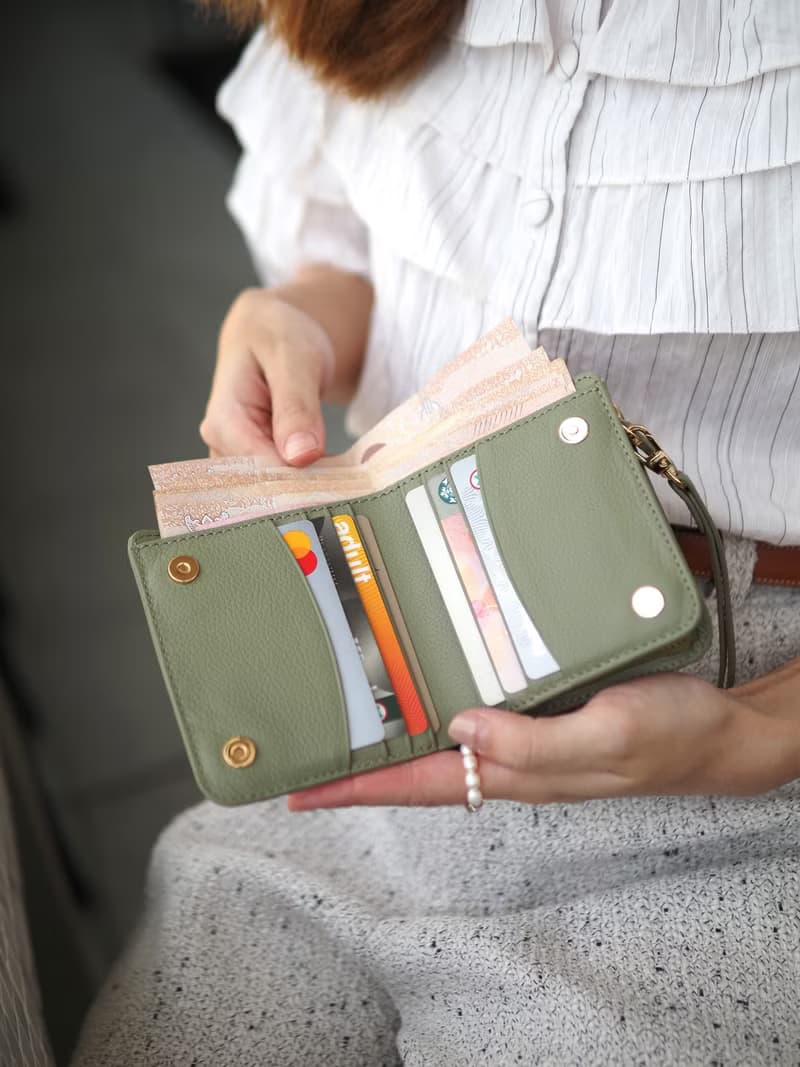 Anna (Pistachio Green): Mini wallet, short wallet, cow leather, Bifold Zipper