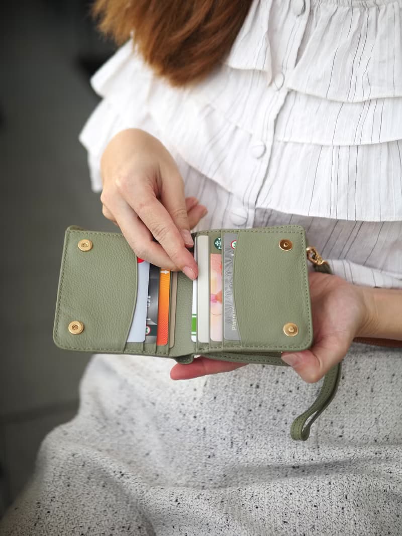 Anna (Pistachio Green): Mini wallet, short wallet, cow leather, Bifold Zipper