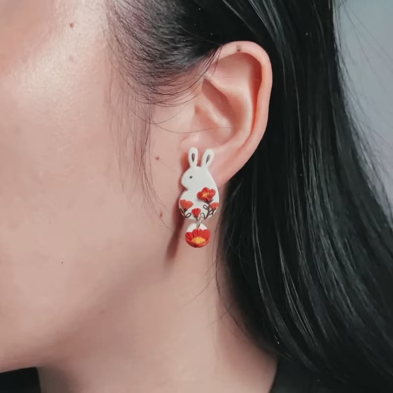 bi rabbit//小白兔牡丹紅花手工軟陶耳環