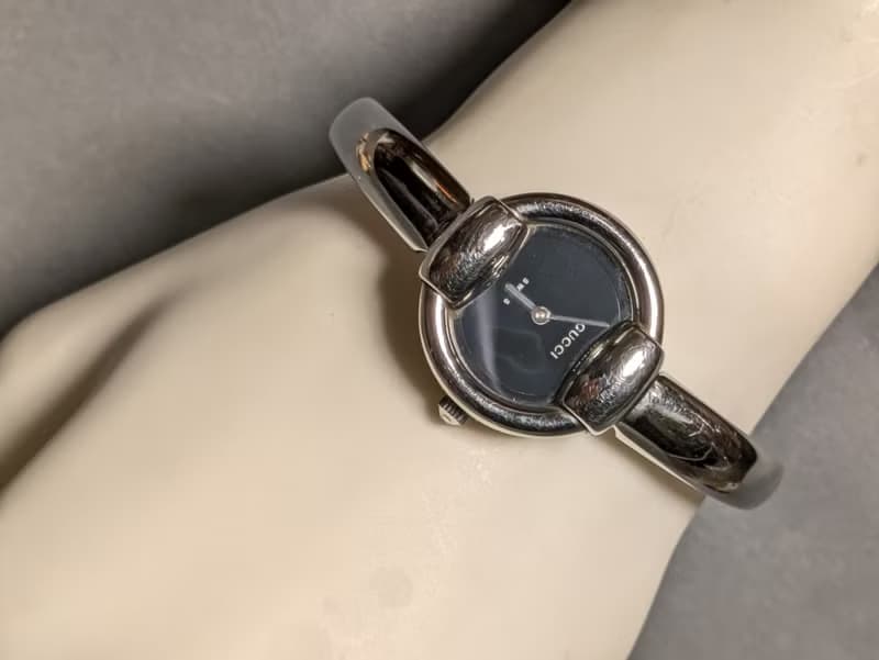 GUCCI vintage quartz watch 黑色盤手環式古董石英錶