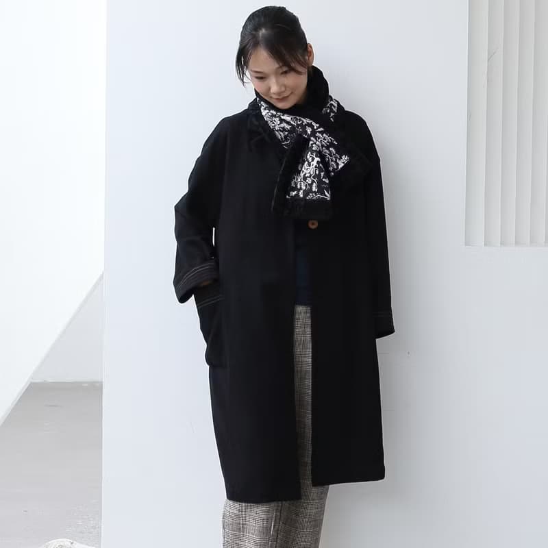 加厚毛毛交叉圍巾 圍脖 復古織錦 黑白2色 A200933