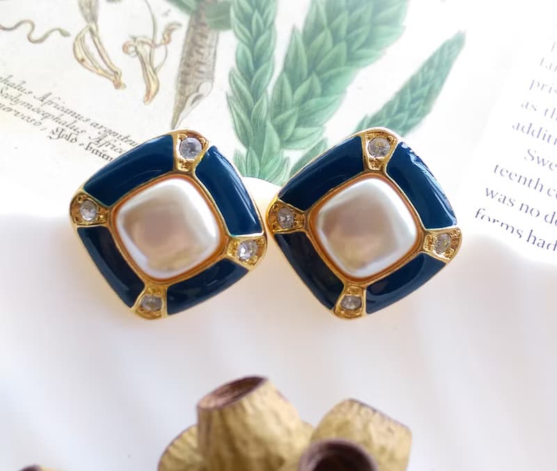 Vintage Jewelry 西洋古董飾品 經典 四角方珠 針式耳環