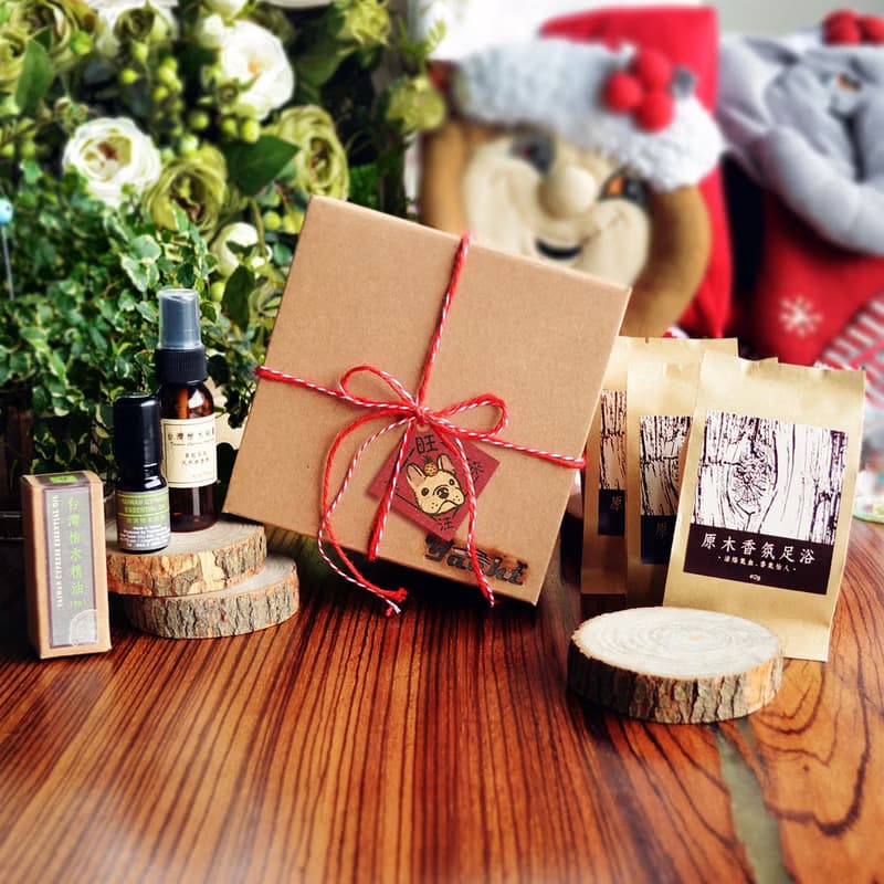 香氛超值組合(檜木精油5ml+露噴霧30ml+香氛足浴包x3+樟木杯墊x3)