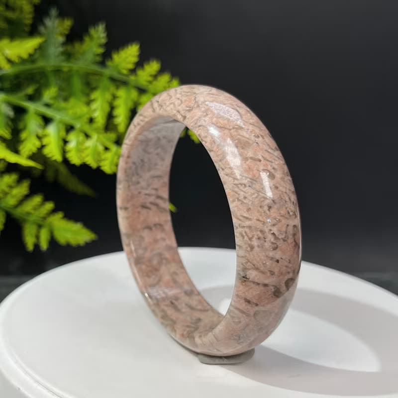 獨特長石手鐲61+MM 玉化高瓷星光 肉紅色小寬條 增強毅力提升氣質