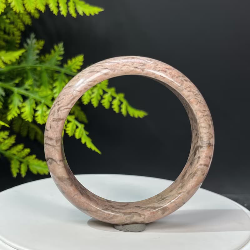 獨特長石手鐲61+MM 玉化高瓷星光 肉紅色小寬條 增強毅力提升氣質