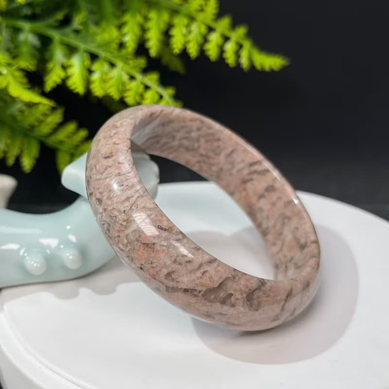 獨特長石手鐲61+MM 玉化高瓷星光 肉紅色小寬條 增強毅力提升氣質