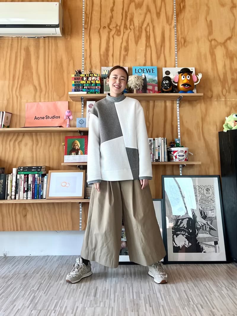白灰拼接小高領衛衣