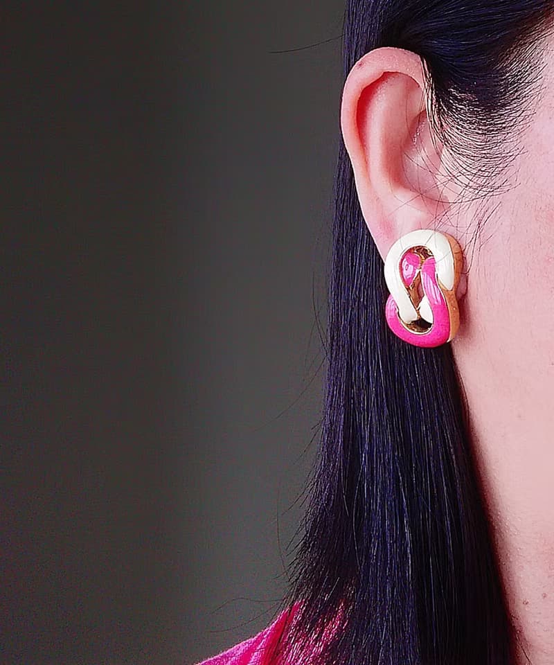 vintage jewelry  St John 經典雙色琺瑯 夾式耳環