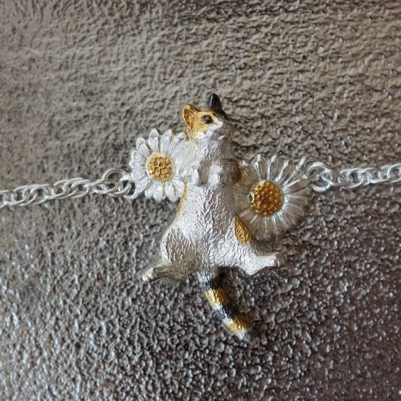 ごろん三毛猫ブレスレット