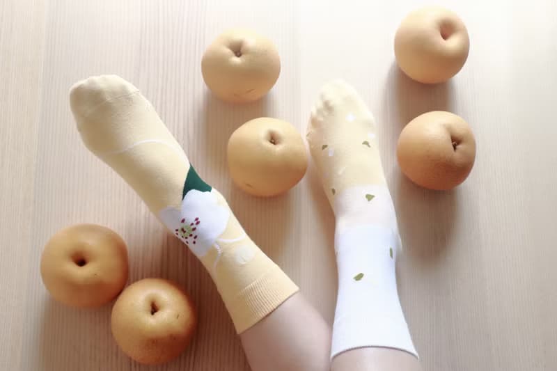 【水梨花果襪】對稱/不對稱襪 純真│想你的心不曾遠離