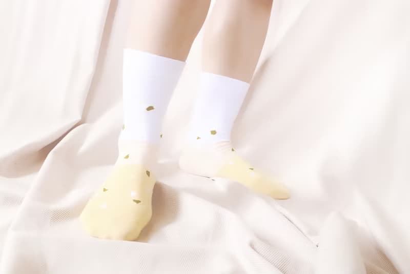 【水梨花果襪】對稱/不對稱襪 純真│想你的心不曾遠離