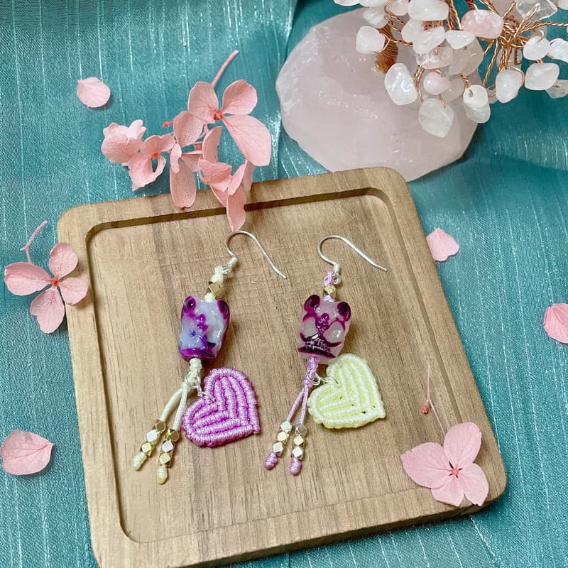 白紫雙面雕刻夜王屍陀林主心形編織個性款S925銀耳墜