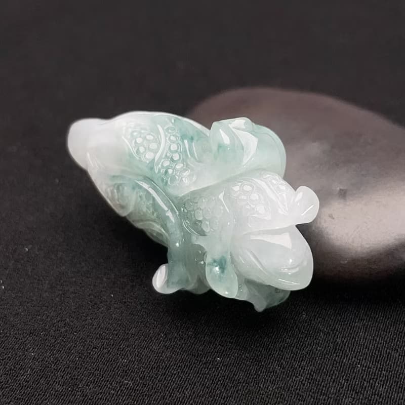 冰種飄綠花翡翠巧雕白菜 | 天然緬甸翡翠A貨 | 送禮