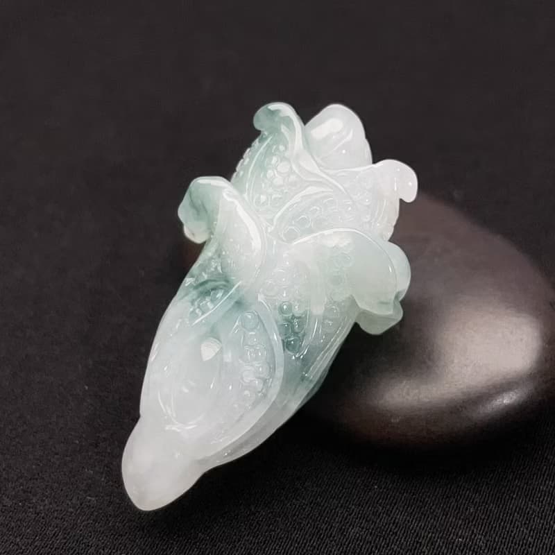 冰種飄綠花翡翠巧雕白菜 | 天然緬甸翡翠A貨 | 送禮