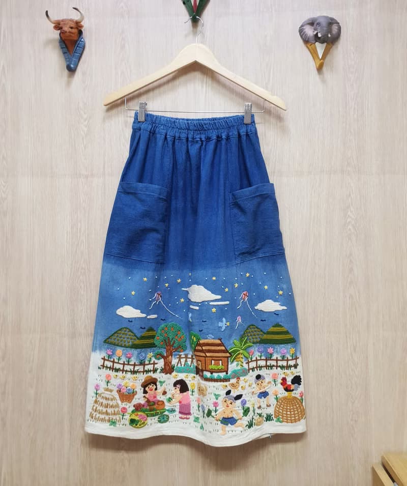 手工刺繡裙子、棉織物、鄉村生活、蓮花