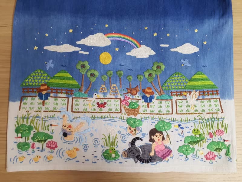 手工刺繡裙子、棉織物、鄉村生活、蓮花