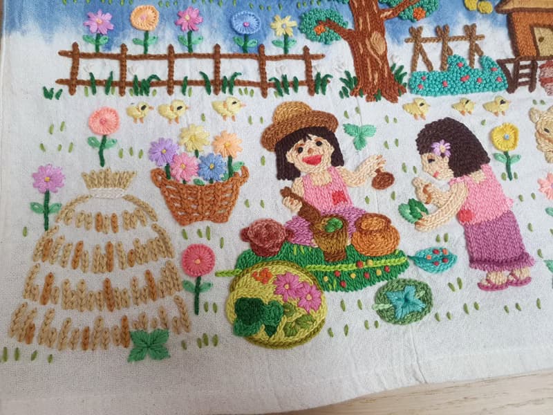 手工刺繡裙子、棉織物、鄉村生活、蓮花