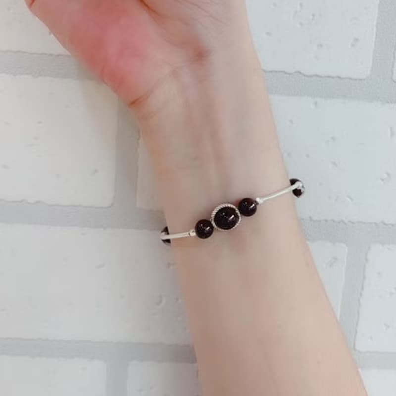 【水晶手串】我的后 | 紅石榴石×紅幽靈異象水晶手鍊 | 大員囡仔