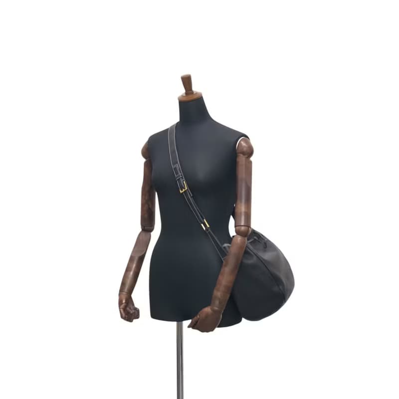 【 日本直送　名牌中古包 】LOEWE ロエベ ショルダーバッグ ネイビー アナグラム ナッパレザー 巾着 vintage ヴィンテージ オールド 3vjxri